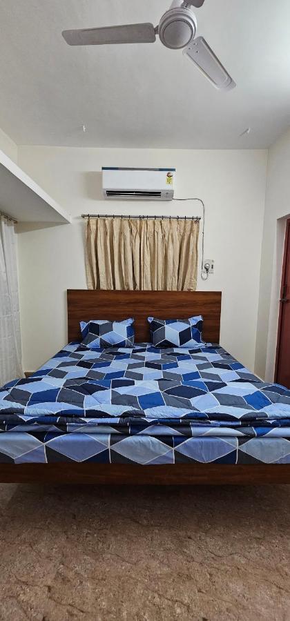 - Ac 3 Bhk Near Alrport Villa