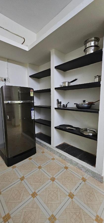 - Ac 3 Bhk Near Alrport Villa