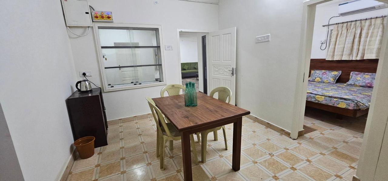 - Ac 3 Bhk Near Alrport *