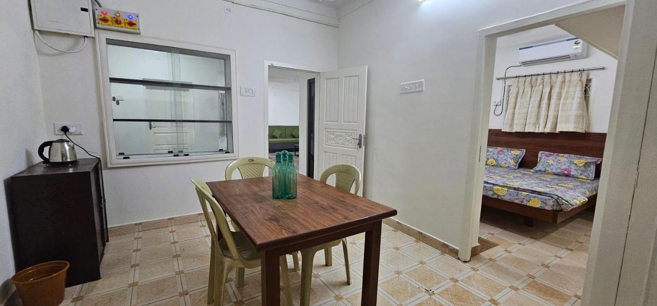 - Ac 3 Bhk Near Alrport Villa