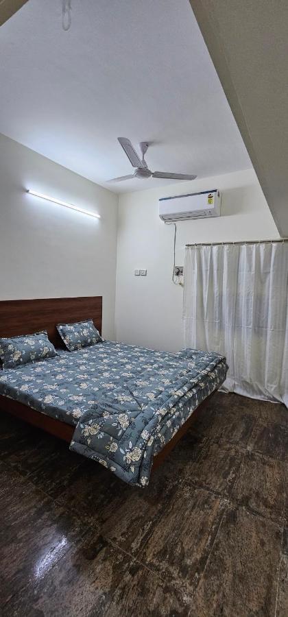 Villa - Ac 3 Bhk Near Alrport *