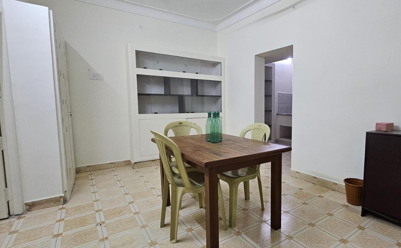 - Ac 3 Bhk Near Alrport *