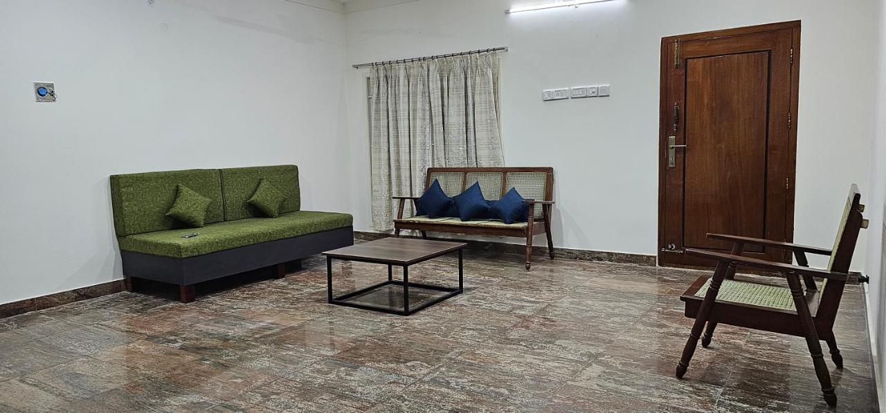 Villa - Ac 3 Bhk Near Alrport
